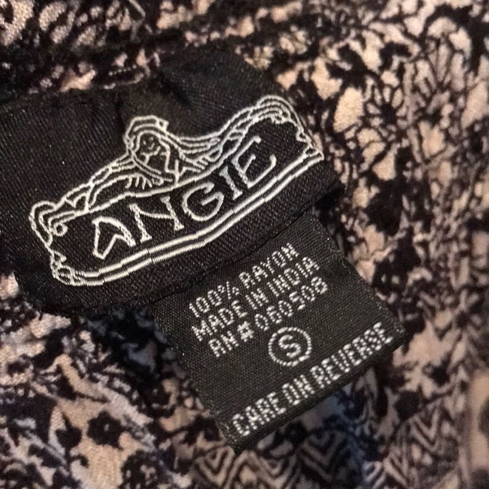 Patterned Flowy Shorts - Picture 3 of 3